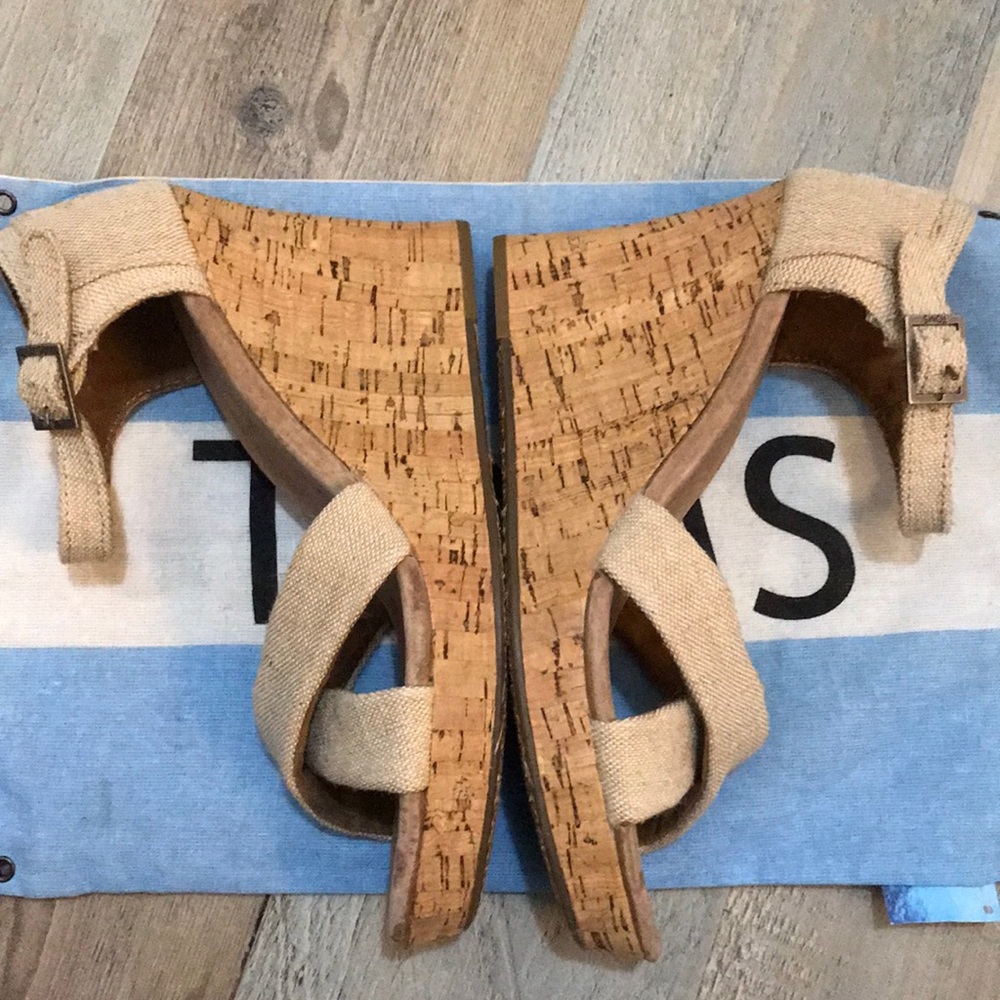 Toms NWOT wedges - Picture 2 of 4